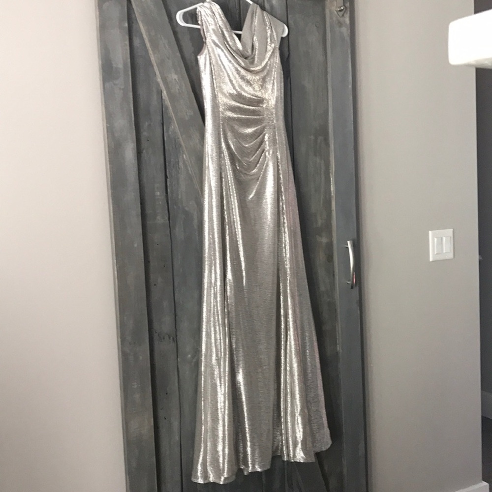 Tahari size 2 dress excellent condition